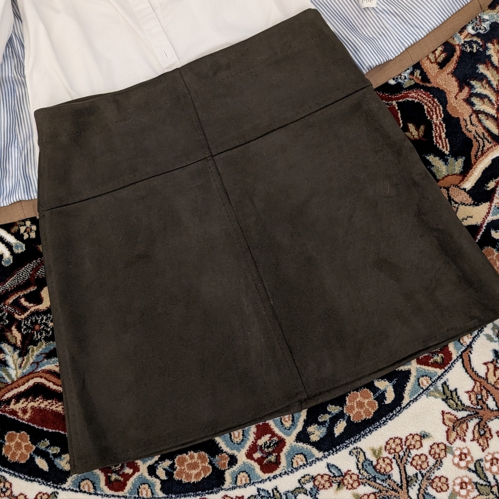 Faux Suede Mini Pull-on - Picture 3 of 7